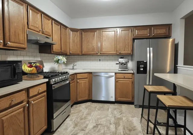 Listing Photo 3 - Condo for sale in building located at 7937 Seaview Ave, New York City, NY 11236 - Unit #1