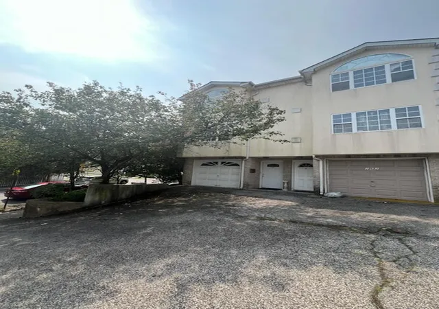 1st image of 264 Ward Ave, New York City, NY 10304 | MLS# RLS20061957