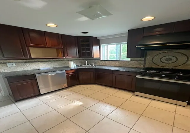 5th image of 264 Ward Ave, New York City, NY 10304 | MLS# RLS20061957