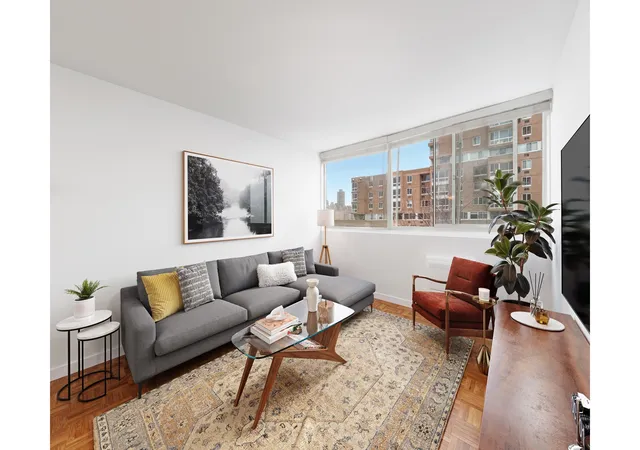 1st image of 595 Main St #815, New York City, NY 10044 | MLS# RLS20062150