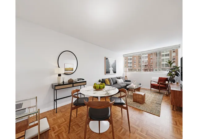2nd image of 595 Main St #815, New York City, NY 10044 | MLS# RLS20062150