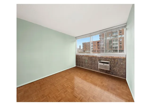 5th image of 595 Main St, New York City, NY 10044