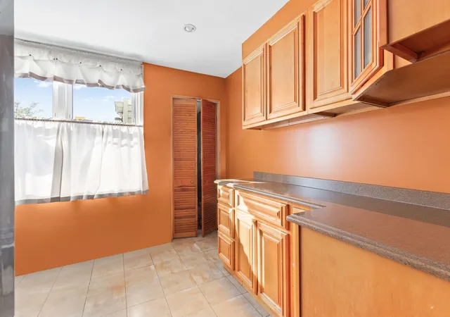 Photo 4 of Single family home for sale at 58-40 61st Street, Maspeth, NY 11378 | MLS# RLS20062391 | Listing updated on 2026-01-18