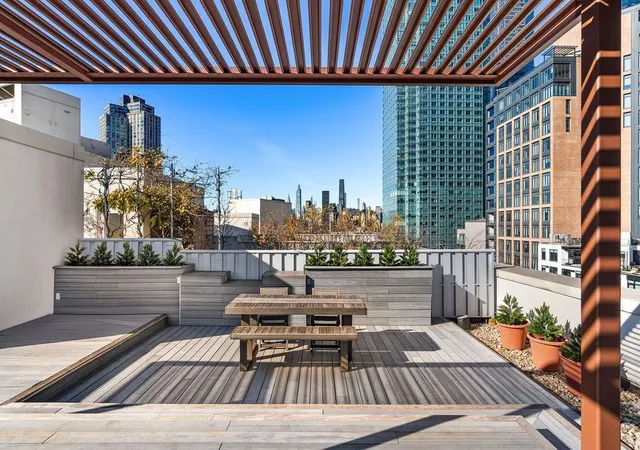 Photo 3 of House for sale at 27-28 Thomson Ave #804, Long Island City, NY 11101 | MLS# RLS20062460 | Listing updated on 2026-03-01