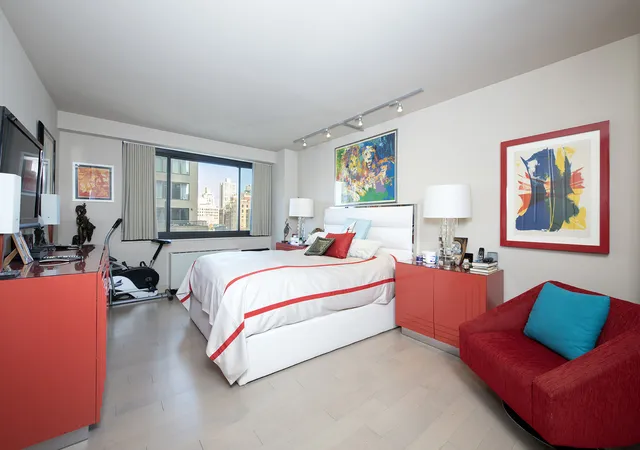 Photo 4 of House for sale at 40 E 80th Street #15A, New York, NY 10075 | MLS# RLS20062599 | Listing updated on 2025-12-09