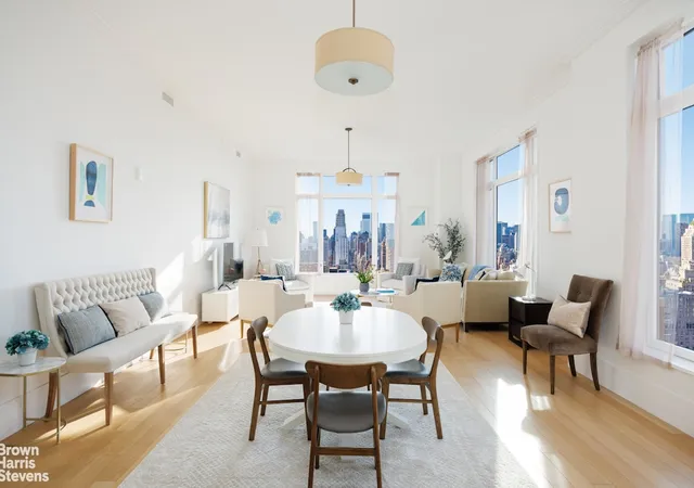 2nd image of 200 E 83Rd St, New York City, NY 10028