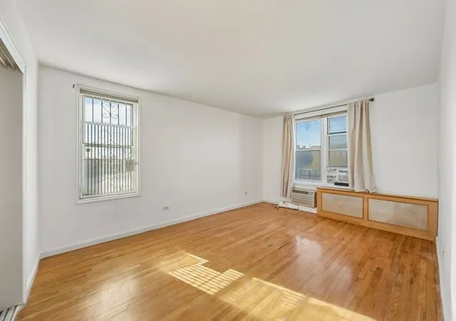 Listing Photo 4 - Condo for sale in building located at 34-25 150Th Pl, New York City, NY 11354 - Unit #3-E