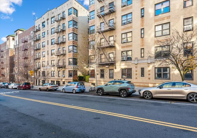 Homes for sale in New York City, NY | 251 Seaman Ave #2-H, New York City, NY 10034 | MLS# RLS20063196
