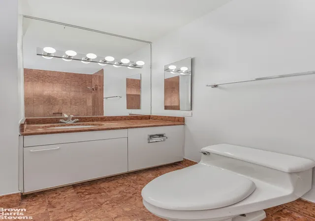Photo 4 of House for sale at 300 E 93rd Street #17D, New York, NY 10128 | MLS# RLS20063211 | Listing updated on 2026-03-04