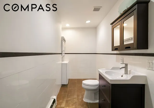 Listing Photo 5 - Condo for sale in building located at 19 Carroll St, Brooklyn, NY 11231