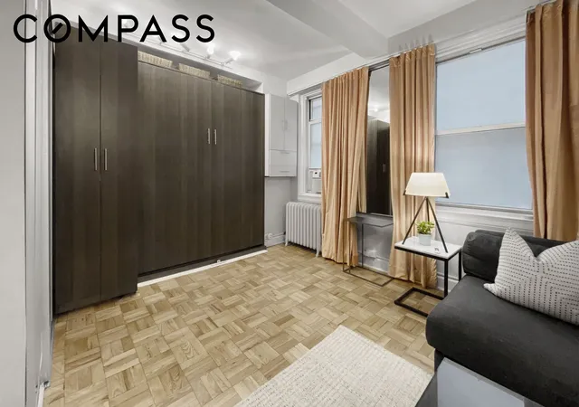 Homes for sale in New York City, NY | 155 E 49Th St #1E, New York City, NY 10017 | MLS# RLS20063522