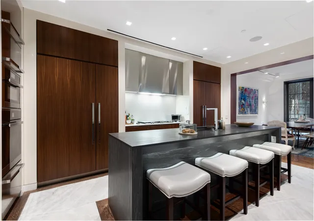 Photo 3 of Townhouse for sale at 155 E 79th Street, New York, NY 10075 | MLS# RLS20063934 | Listing updated on 2025-12-17