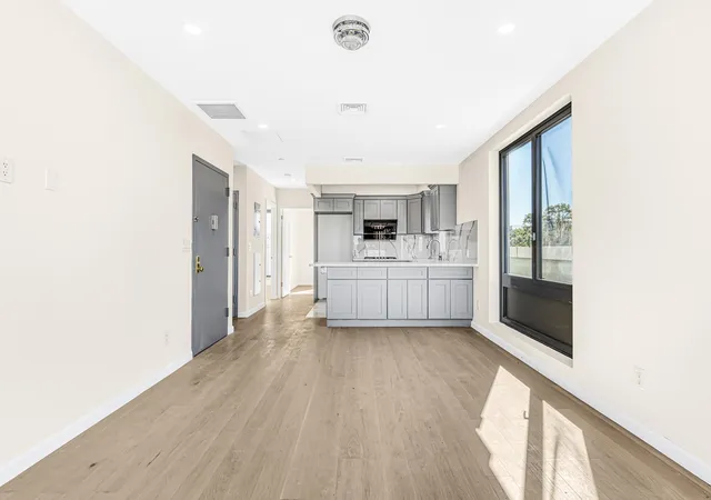 Photo 4 of House for sale at 207 Bay 35th St, Brooklyn, NY 11214 | MLS# RLS20064062 | Listing updated on 2026-04-14