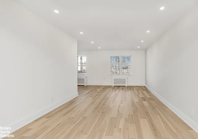 Listing Photo 5 - Condo for sale in building located at 100 Park Ter W, New York, NY 10034 - Unit #4E