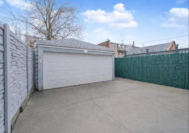Photo 4 of Sale Pending at 2644 E 27th Street, New York City, NY 11235 | MLS# RLS20064652 | Listing updated on 2026-07-30