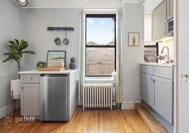 3rd image of 300 8Th Ave #4-D, New York City, NY 11215 | MLS# RLS20064858