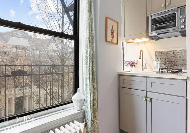 4th image of 300 8Th Ave #4-D, New York City, NY 11215 | MLS# RLS20064858