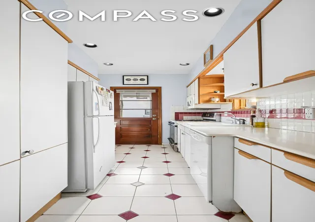 Photo 3 of Sale Pending at 650 88th Street #TH, New York City, NY 11228 | MLS# RLS20063223 | Listing updated on 2026-08-05