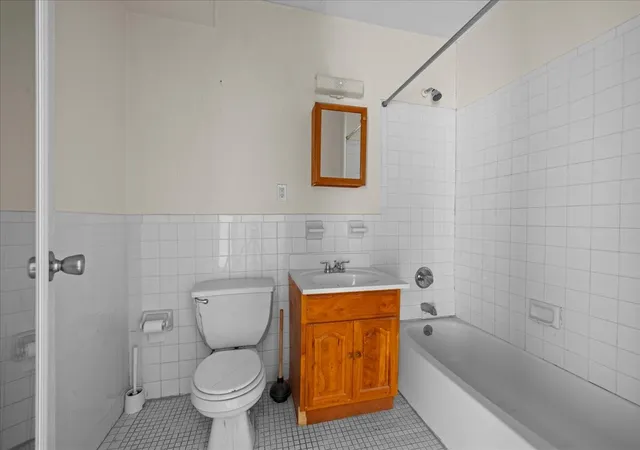Photo 4 of Sale Pending at 135 St James Pl #HSE, New York City, NY 11238 | MLS# RLS20065213 | Listing updated on 2026-07-30