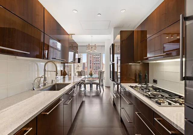 3rd image of 310 E 53Rd St, New York City, NY 10022