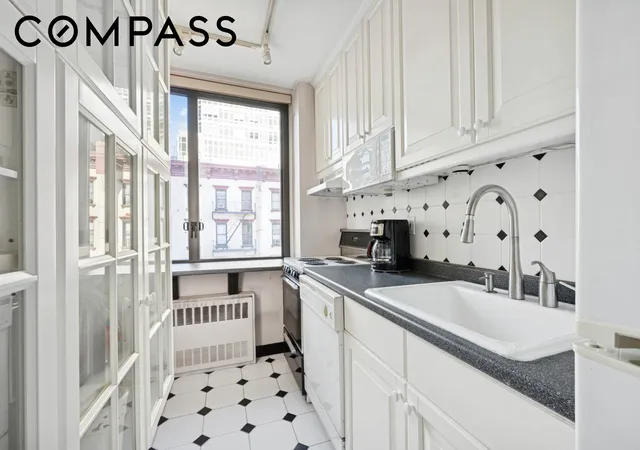 Photo 4 of Sale Pending at 300 E 54th Street #3H, New York, NY 10022 | MLS# RLS20063708 | Listing updated on 2026-06-17