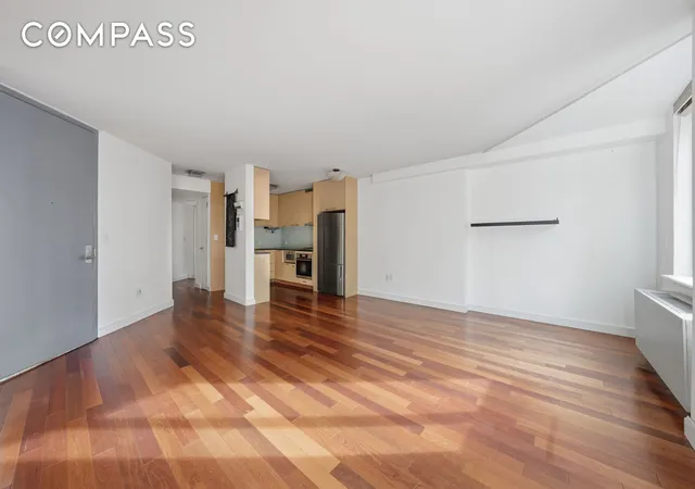 Listing Photo 3 - Condo for sale in building located at 206 E 95Th St, New York, NY 10128 - Unit #6B
