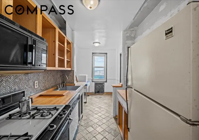 Photo 3 of House for sale at 286 Corbin Pl #1D, New York City, NY 11235 | MLS# RLS20065366 | Listing updated on 2026-08-03