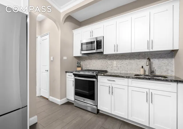 Photo 3 of House for sale at 140 E 2nd Street #4K, Brooklyn, NY 11218 | MLS# RLS20065446 | Listing updated on 2026-01-15