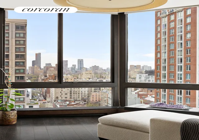 2nd image of 200 E 65Th St, New York City, NY 10065