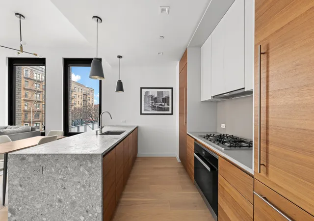 3rd image of 21-21 31St St, New York, NY 11105