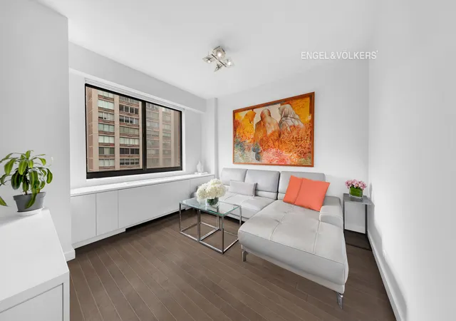 Listing Photo 3 - Condo for sale in building located at 350 E 72Nd St, New York City, NY 10021 - Unit #9B