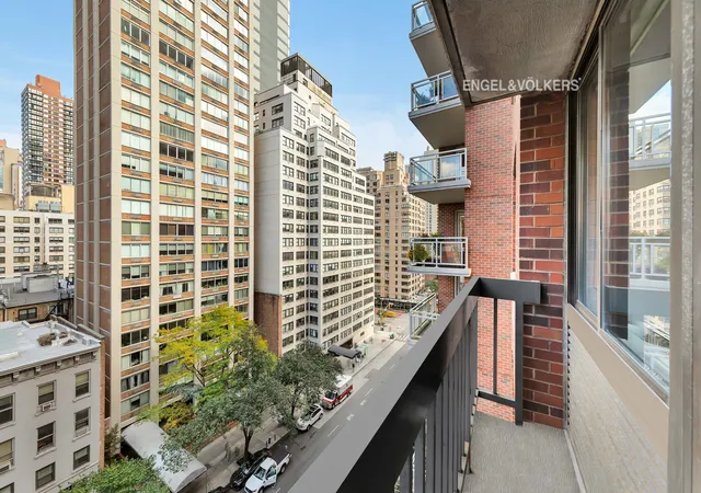 Listing Photo 4 - Condo for sale in building located at 350 E 72Nd St, New York City, NY 10021 - Unit #9B