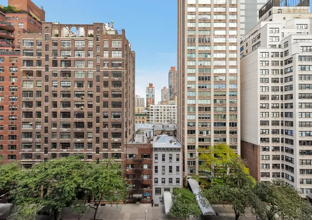 Listing Photo 5 - Condo for sale in building located at 350 E 72Nd St, New York City, NY 10021 - Unit #9B