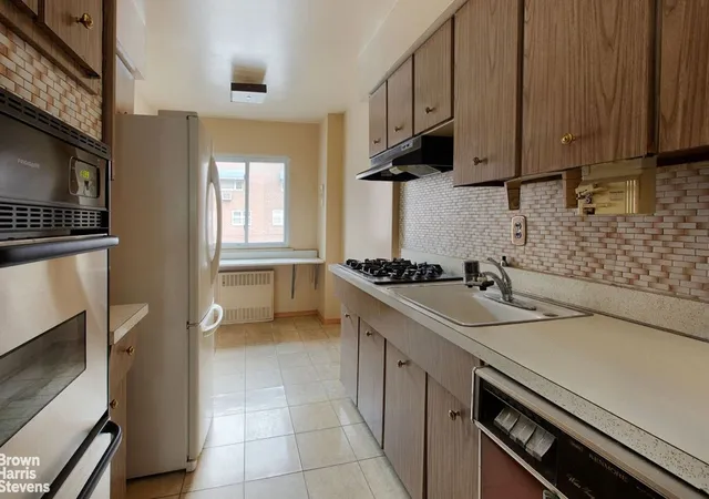 Photo 3 of Sale Pending at 945 Schenck Ave, New York City, NY 11207 | MLS# RLS20065637 | Listing updated on 2026-08-03