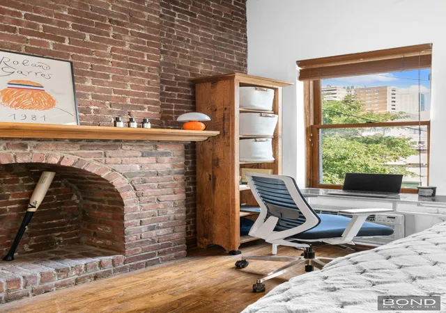 Photo 4 of Sale Pending at 333 W 21st Street #4RW, New York, NY 10011 | MLS# RLS20065678 | Listing updated on 2026-03-23