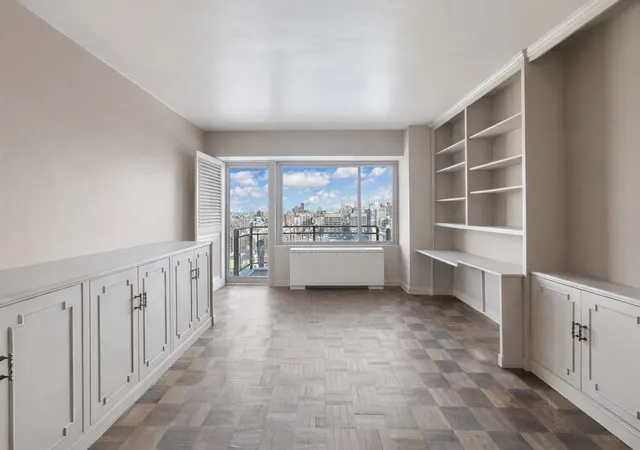 Photo 1 of Sale Pending at 118 E 60th Street #31EF, New York, NY 10022 | MLS# RLS20065950 | Listing updated on 2026-07-04