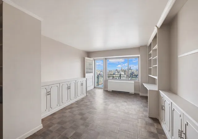 Photo 2 of Sale Pending at 118 E 60th Street #31EF, New York, NY 10022 | MLS# RLS20065950 | Listing updated on 2026-07-04
