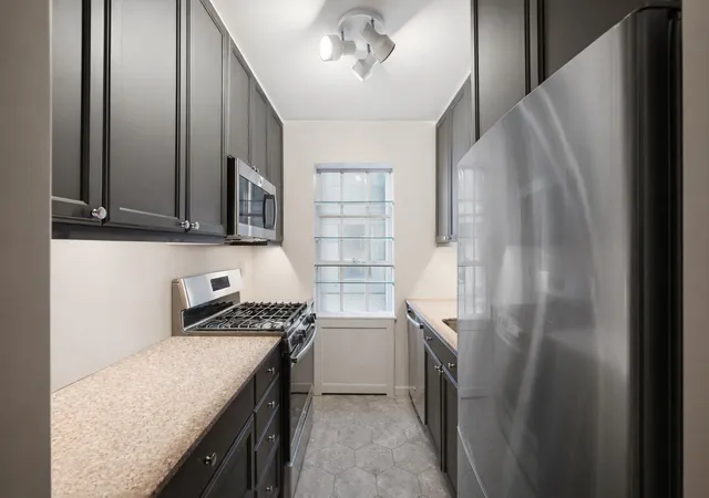 Photo 4 of Sale Pending at 118 E 60th Street #31EF, New York, NY 10022 | MLS# RLS20065950 | Listing updated on 2026-07-04
