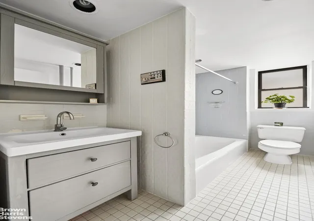Photo 3 of Condo for sale at 155 E 91st Street #5C, New York, NY 10128 | MLS# RLS20066011 | Listing updated on 2026-04-11