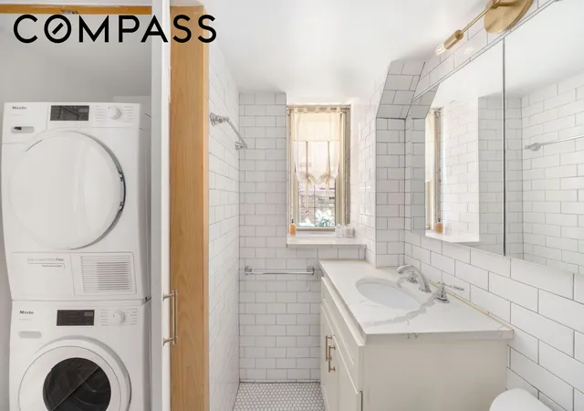 Listing Photo 4 - Condo for sale in building located at 71 Barrow St, New York City, NY 10014 - Unit #19