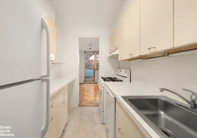 Photo 3 of House for sale at 222 E 80th Street #4E, New York, NY 10075 | MLS# RLS20066133 | Listing updated on 2026-01-09