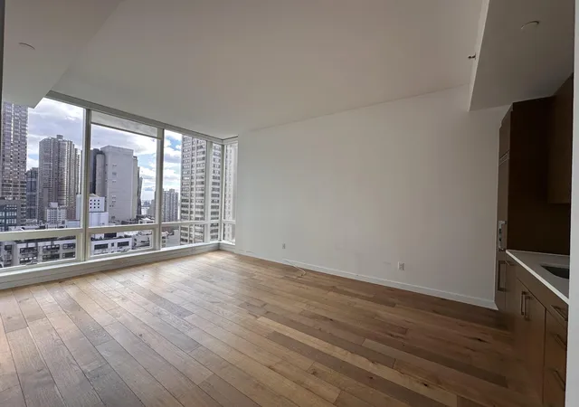 Photo 2 of House for sale at 325 Lexington Ave #21E, New York, NY 10016 | MLS# RLS20066260 | Listing updated on 2026-07-01