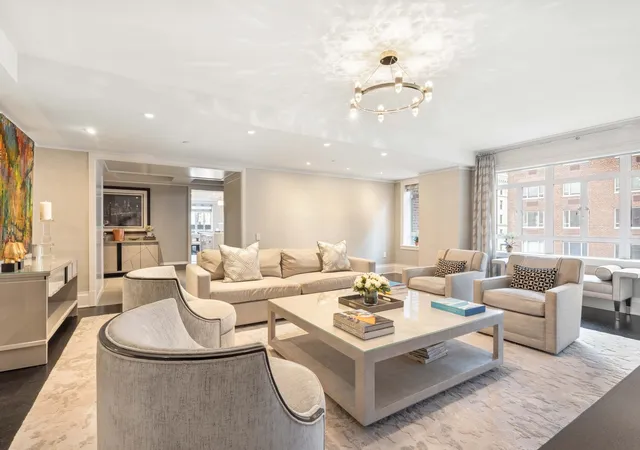 1st image of 21 E 61St St, New York City, NY 10065