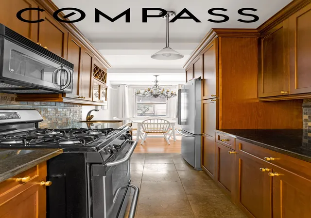 Homes for sale in New York City, NY | 155 E 49Th St #2B, New York City, NY 10017 | MLS# RLS20066405