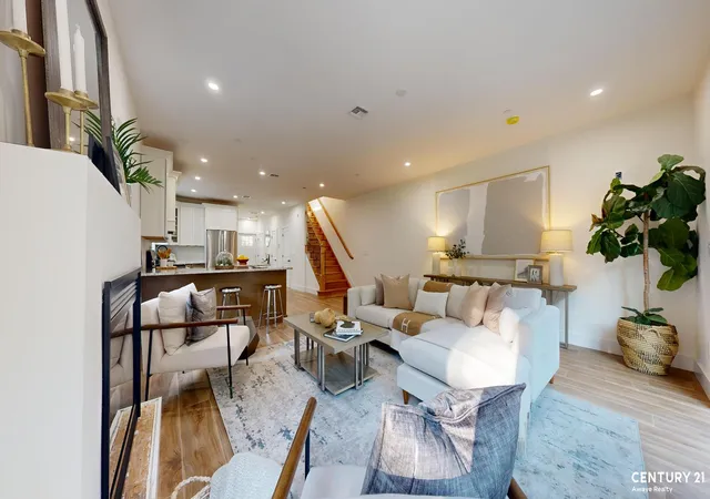 2nd image of 10 Harris Ln, New York City, NY 10309 | MLS# RLS20066540