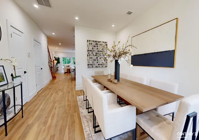 Photo 3 of Sale Pending at 10 Harris Ln, New York City, NY 10309 | MLS# RLS20066540 | Listing updated on 2026-08-03