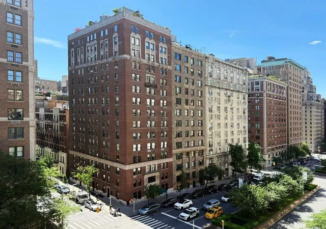 Photo 4 of Sale Pending at 940 Park Ave #8A, New York, NY 10028 | MLS# RLS20066544 | Listing updated on 2026-03-09