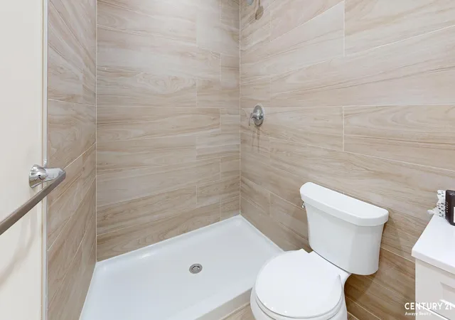 17th image of 12 Harris Ln, New York City, NY 10309 | MLS# RLS20066563