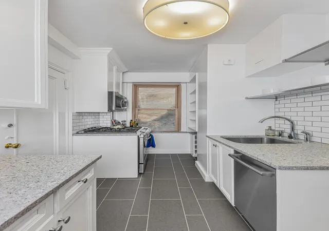 Photo 4 of House for sale at 11 W 69th Street #2B, New York, NY 10023 | MLS# RLS20066568 | Listing updated on 2026-05-26