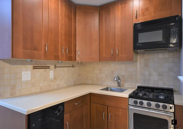 Photo 3 of Condo for sale at 207 E 21st Street #6-C, New York City, NY 10010 | MLS# RLS20066695 | Listing updated on 2026-01-21